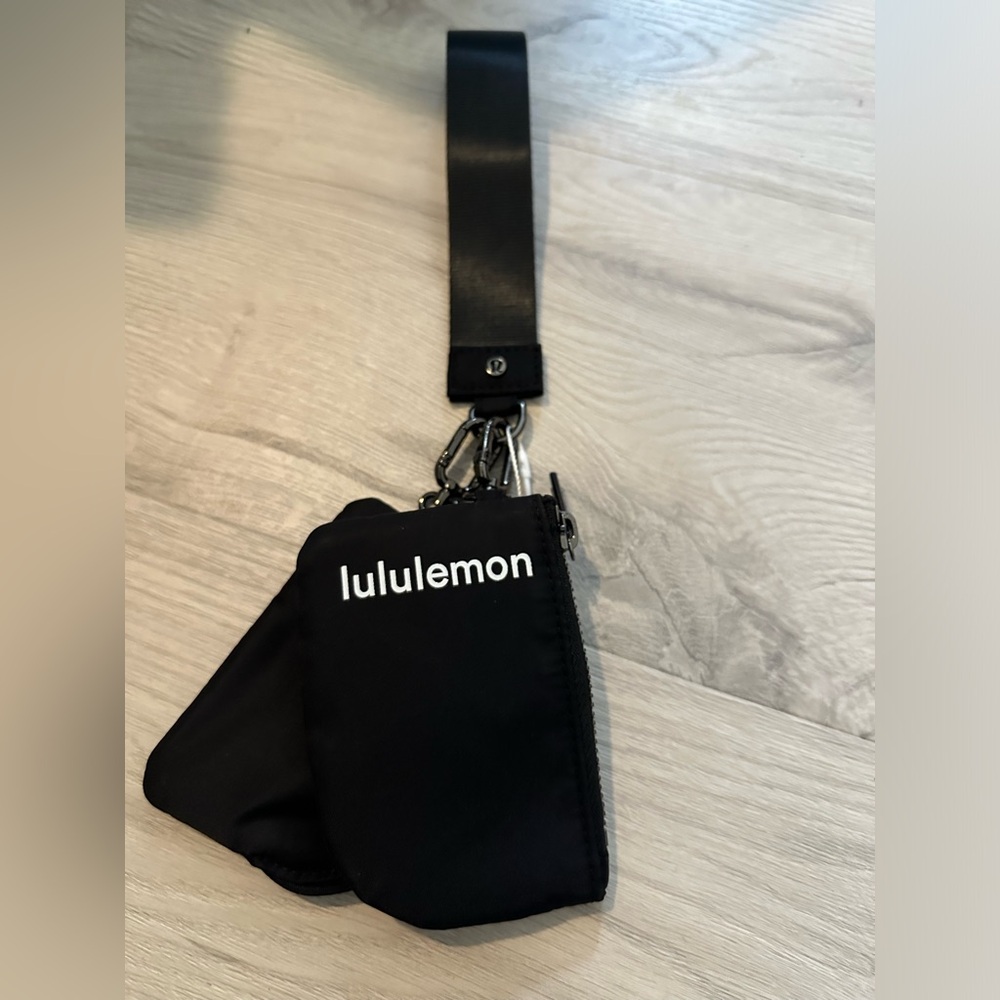 Lulu keychain wallet
